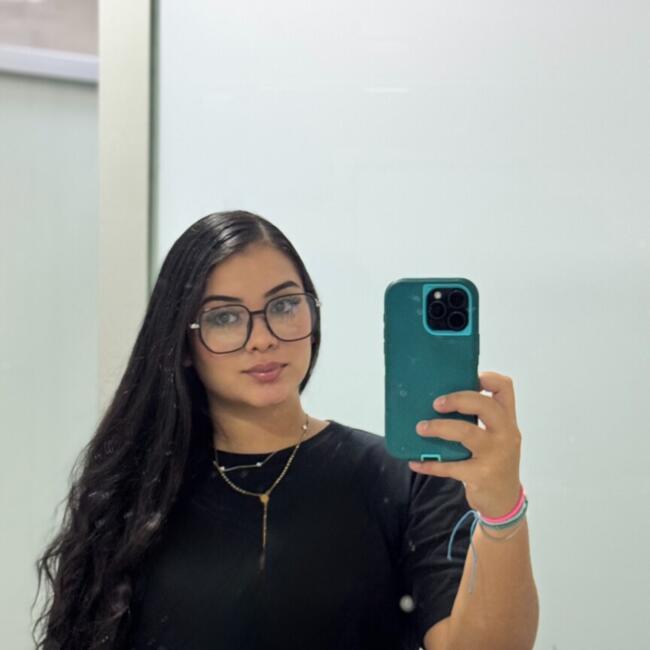 Babysitter in Alcalde Díaz: Justine