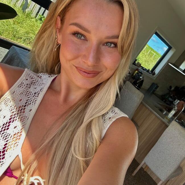 Babysitter in Hamilton: Mia