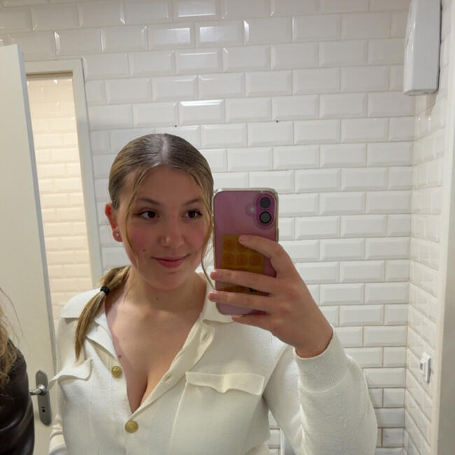 Babysitter in Mondelange: Mélina