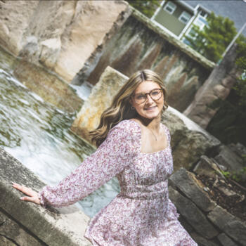 Babysitter in Columbus (Indiana): Alayna