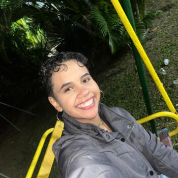 Babysitter São Gonçalo (São Gonçalo): Lara