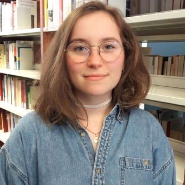 Babysitter in Brussels: Lola