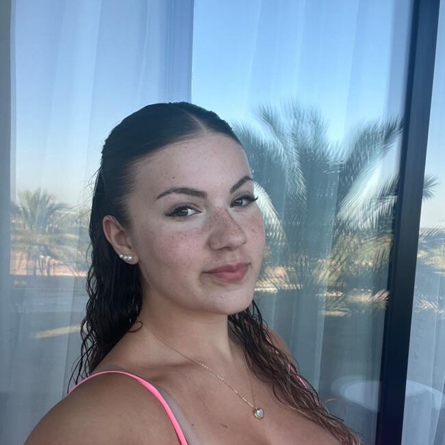 Babysitter in Cossonay: Giulia