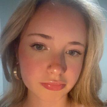 Babysitter in Leeds: Honey