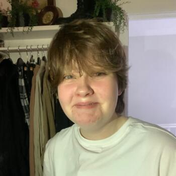 Babysitter Harrow: Logan