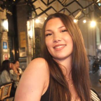 Babysitter in Uccle: Stella