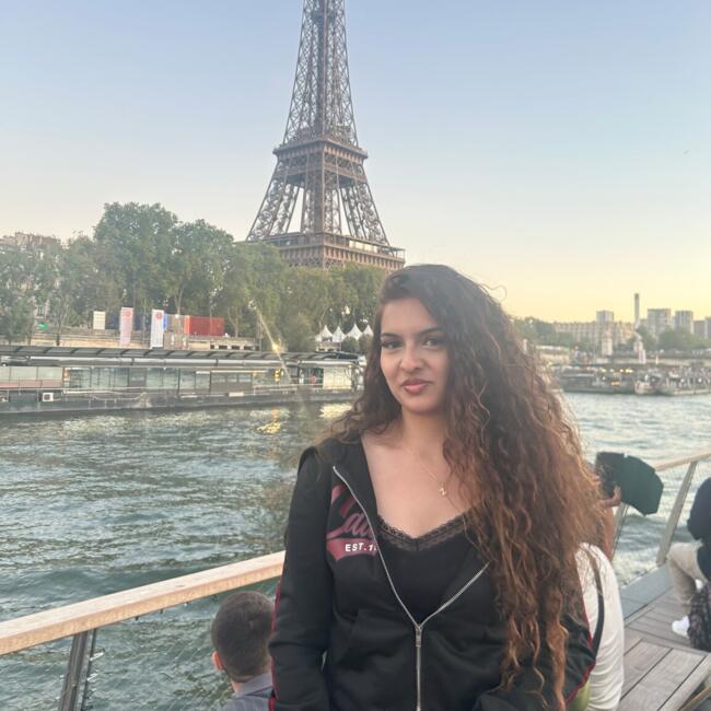 Babysitter in Manchester: Naima