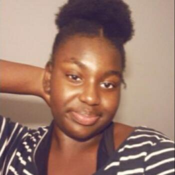 Baby-sitter in Saint-Denis: Naye