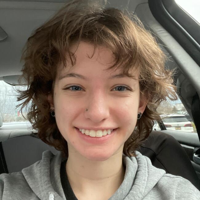 Babysitter in Folsom: Clare