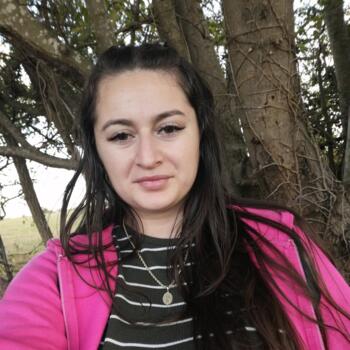 Babysitter Luton: Maria Valentina