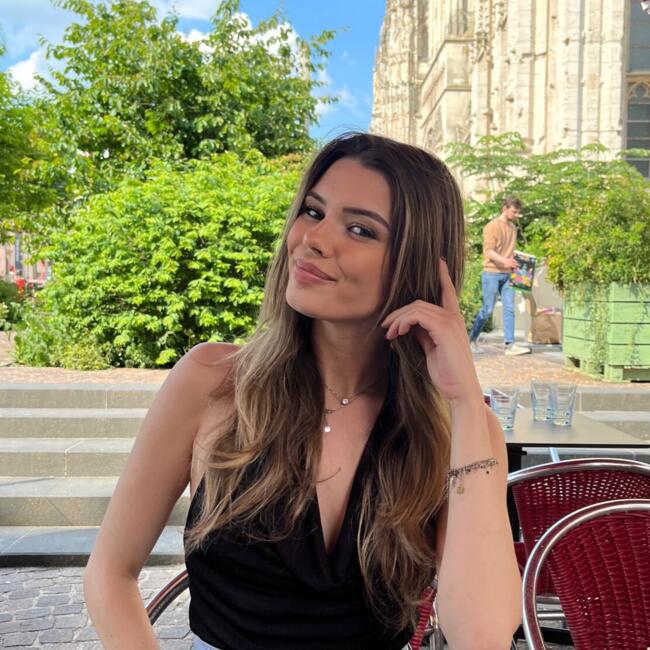 Babysitter in Rouen: Zoéline