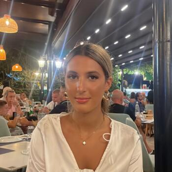 Babysitter in Paris: Sarah