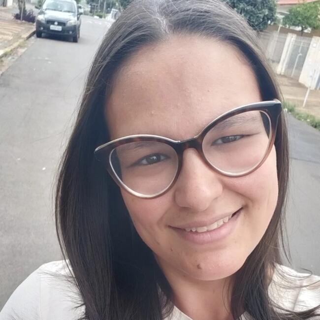 Babysitter in Paulínia: Sarah