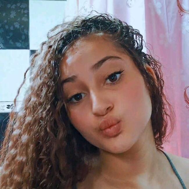 Babá em Magé: Sara