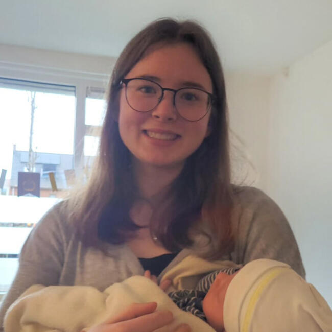 Babysitter in Waterloo: Miriam