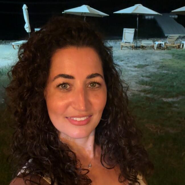 Δουλειά για babysitter στην περιοχή Lemesós: Linda
