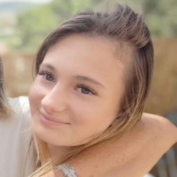 Baby-sitter Six-Fours-les-Plages: Elly