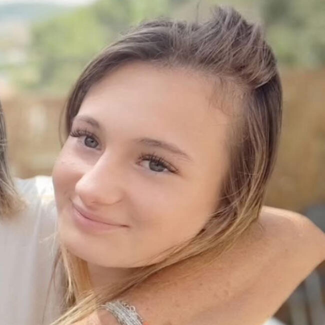 Babysitter in Six-Fours-les-Plages: Elly