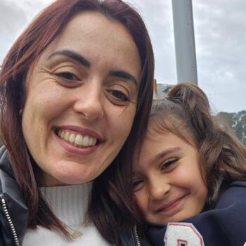 Trabalho de babysitting em Viana do Castelo: Trabalho de babysitting Carina