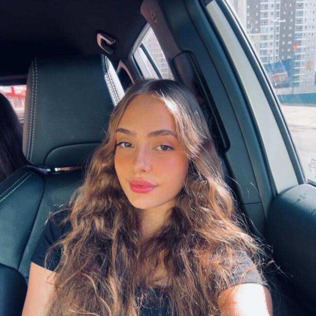 Babysitter in Caldas Novas: Júlia