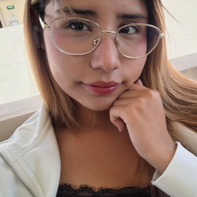 Babysitter in Veracruz: Alizeé Janaí