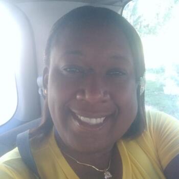 Babysitter in Bethel Town: Tenesha
