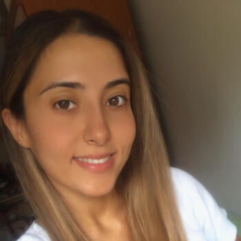 Babysitter Istanbul: Sena