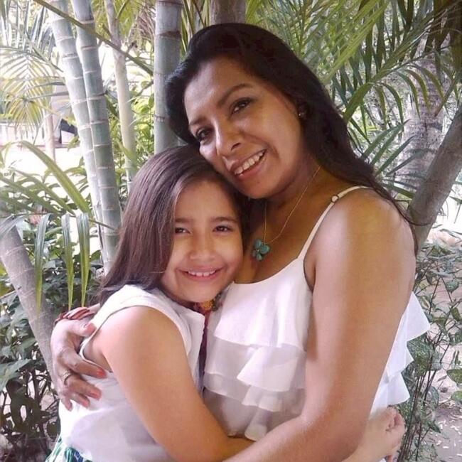 Canguro en Almería: Claudia cecilia