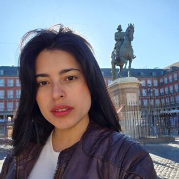 Canguro en Castellón de la Plana: Mayerly Jublin