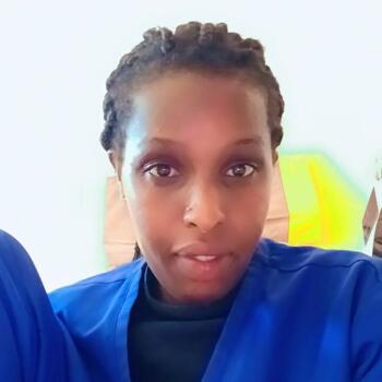 Babysitter Dammam: Alice