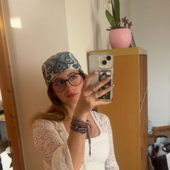 Babysitter in Armentières: Nina