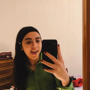 Babysitter in Tours: Maya