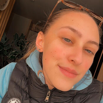Babysitter in Paris: Inês