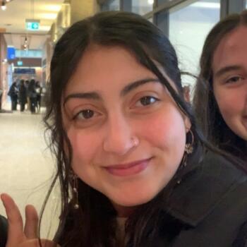 Babysitter Oshawa: Maya