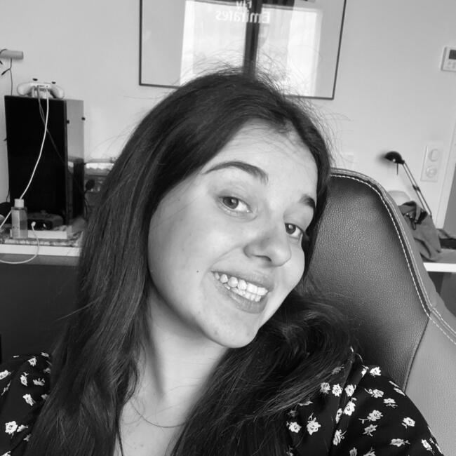 Babysitter in Niort: Chloé