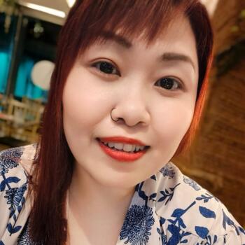 Babysitter in Singapore: Noora