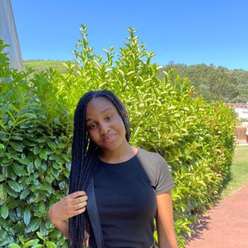 Babysitter in Arganil: Edith