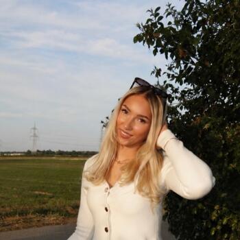 Babysitter Alfter: Sina