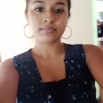 Niñeras en San Juan: Angie yosary