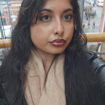 Babysitter in Blackburn: Aiza