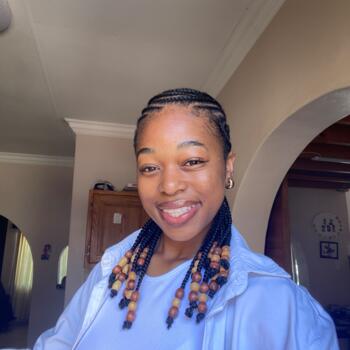 Baby-sitter in Winnipeg: Tsungi