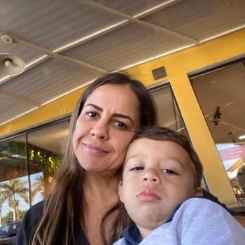 Emprego de babá em Piracicaba: emprego de babá Vanessa