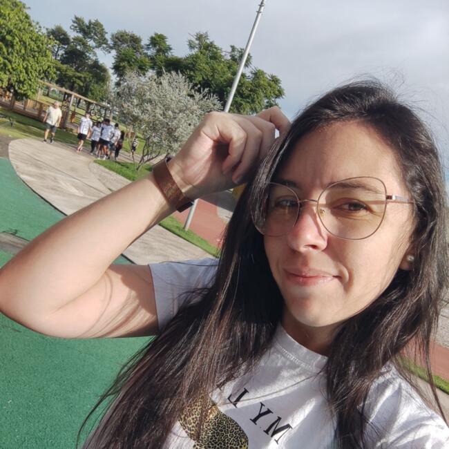 Babysitter in Criciúma: Thais