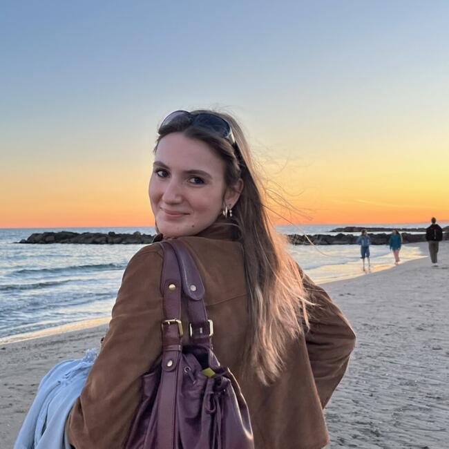 Babysitter in Montpellier: Arina