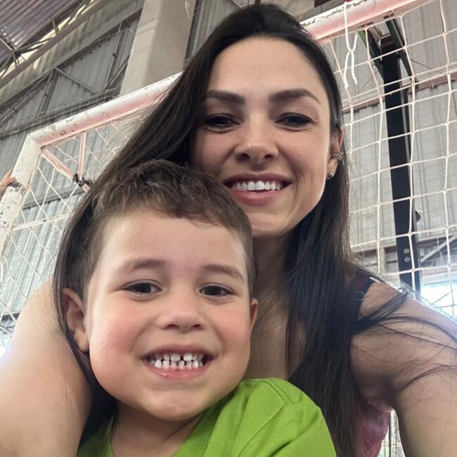 Emprego de babá em Curitiba: Camila Santana