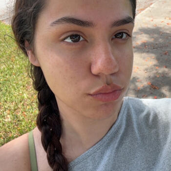 Babysitter in Miami: Hailey