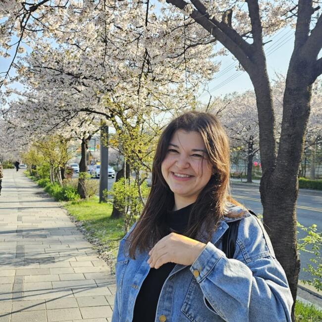 Babysitter in Seoul: Julie