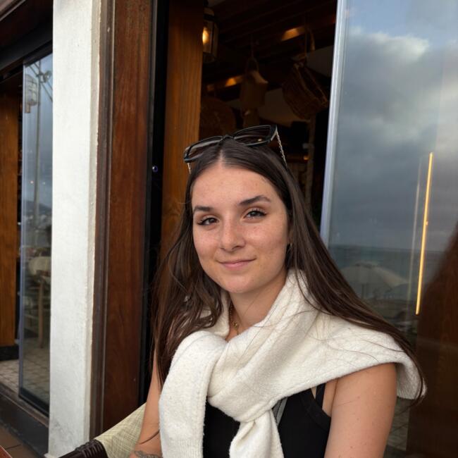 Babysitter in Bizanet: Maëlyn