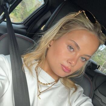 Babysitter in Logan City: Rachael