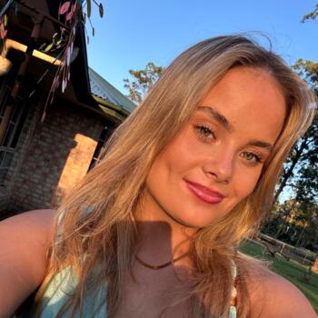 Babysitter in Logan City: Rachael